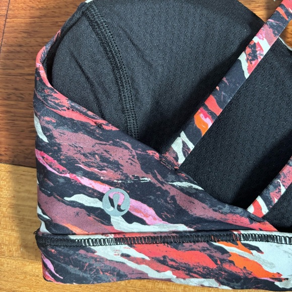 NWOT Lululemon Sports Bra - Picture 4 of 4
